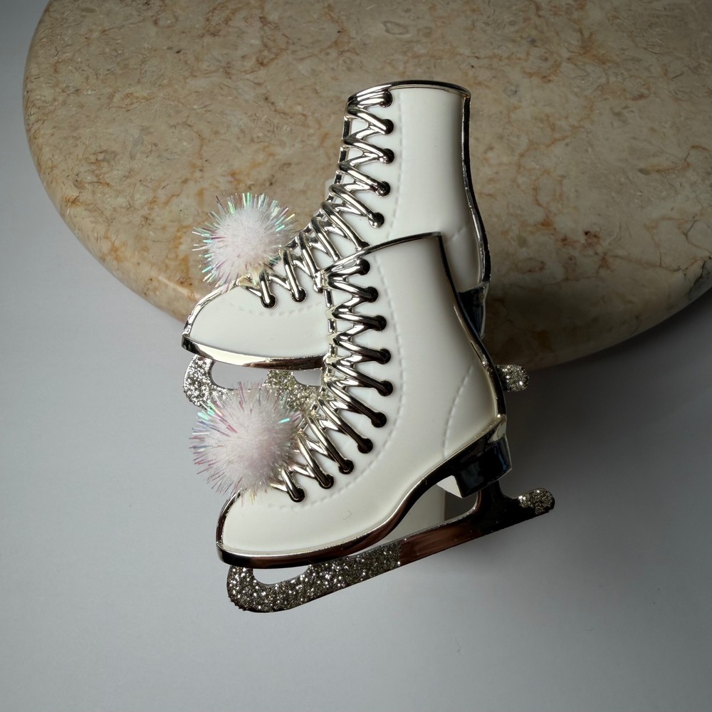 Bath & Body Works Wallflowers Plug White Ice Skates Silver Glitter Pom Poms